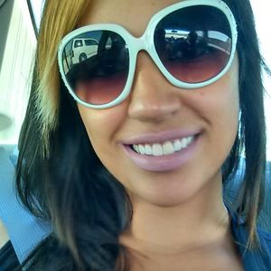 Meet your Posher, Sahrina